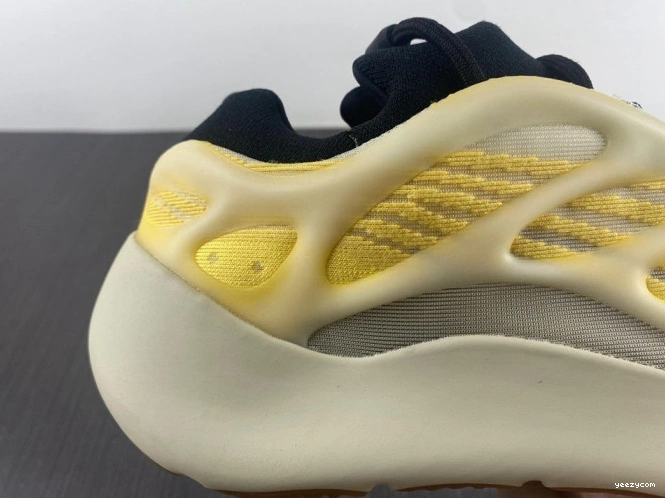 HP5425 Adidas Safflower V3 Yeezy Mono 700 0712
